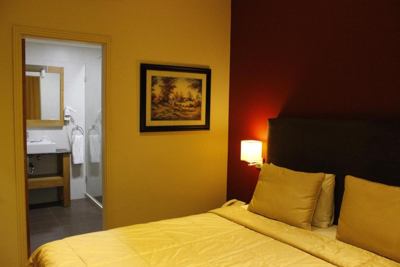The J & Hotel