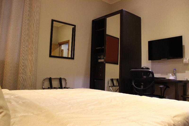 The J & Hotel