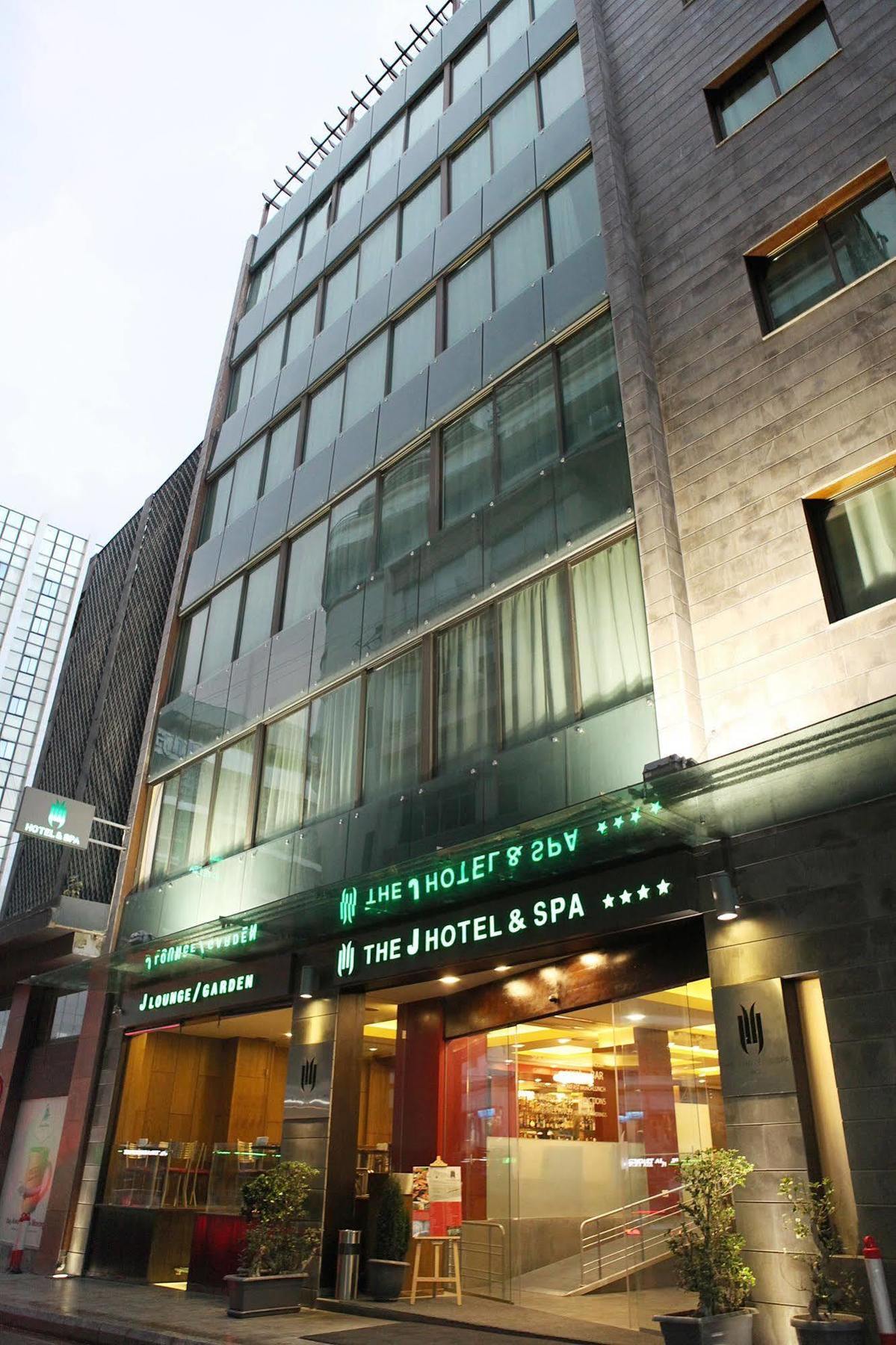 The J & Hotel 4*