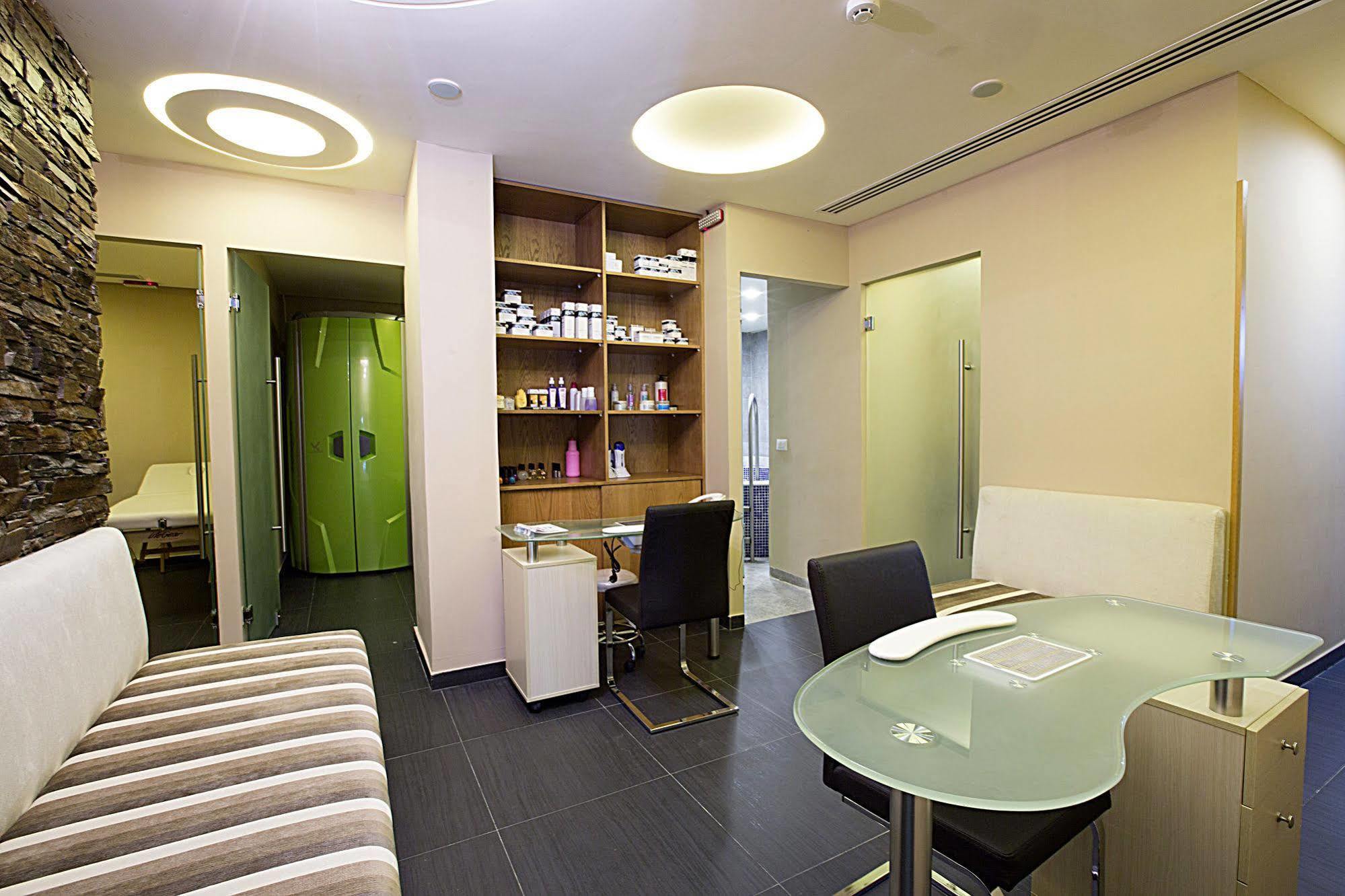 The J & Hotel 4*