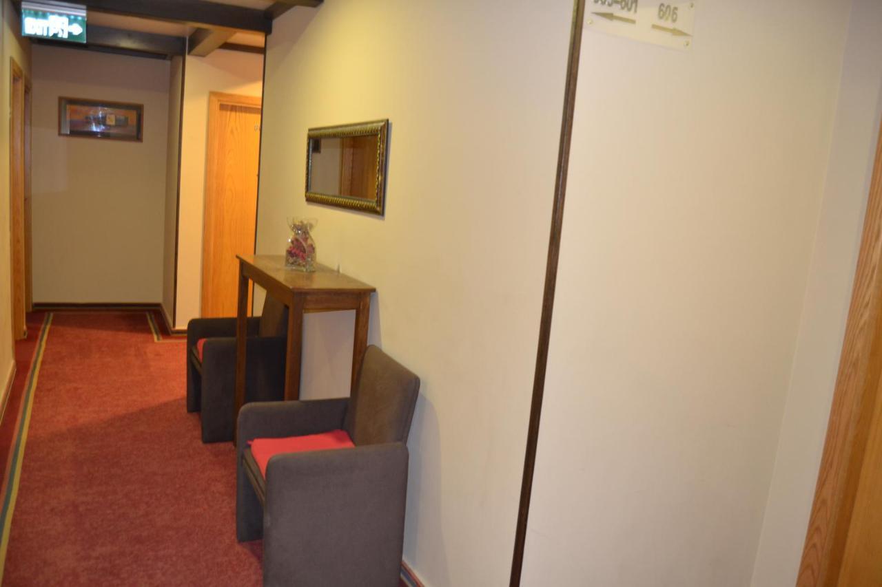 Hotel The J &