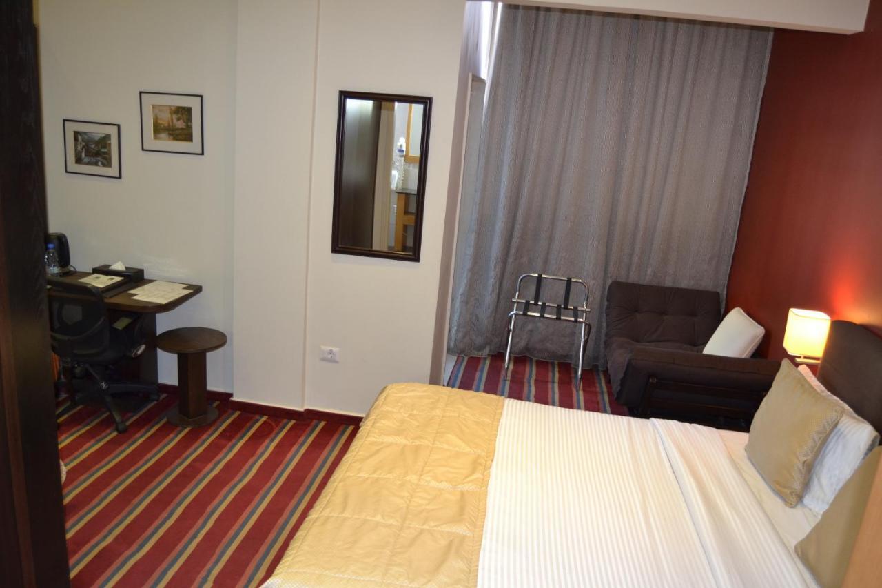 The J & Hotel 4*