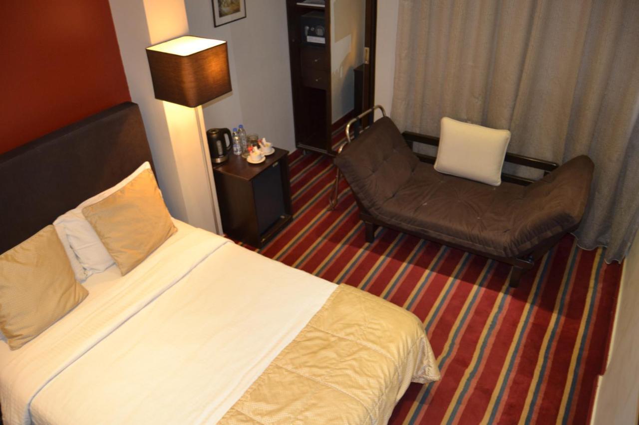 The J & Hotel