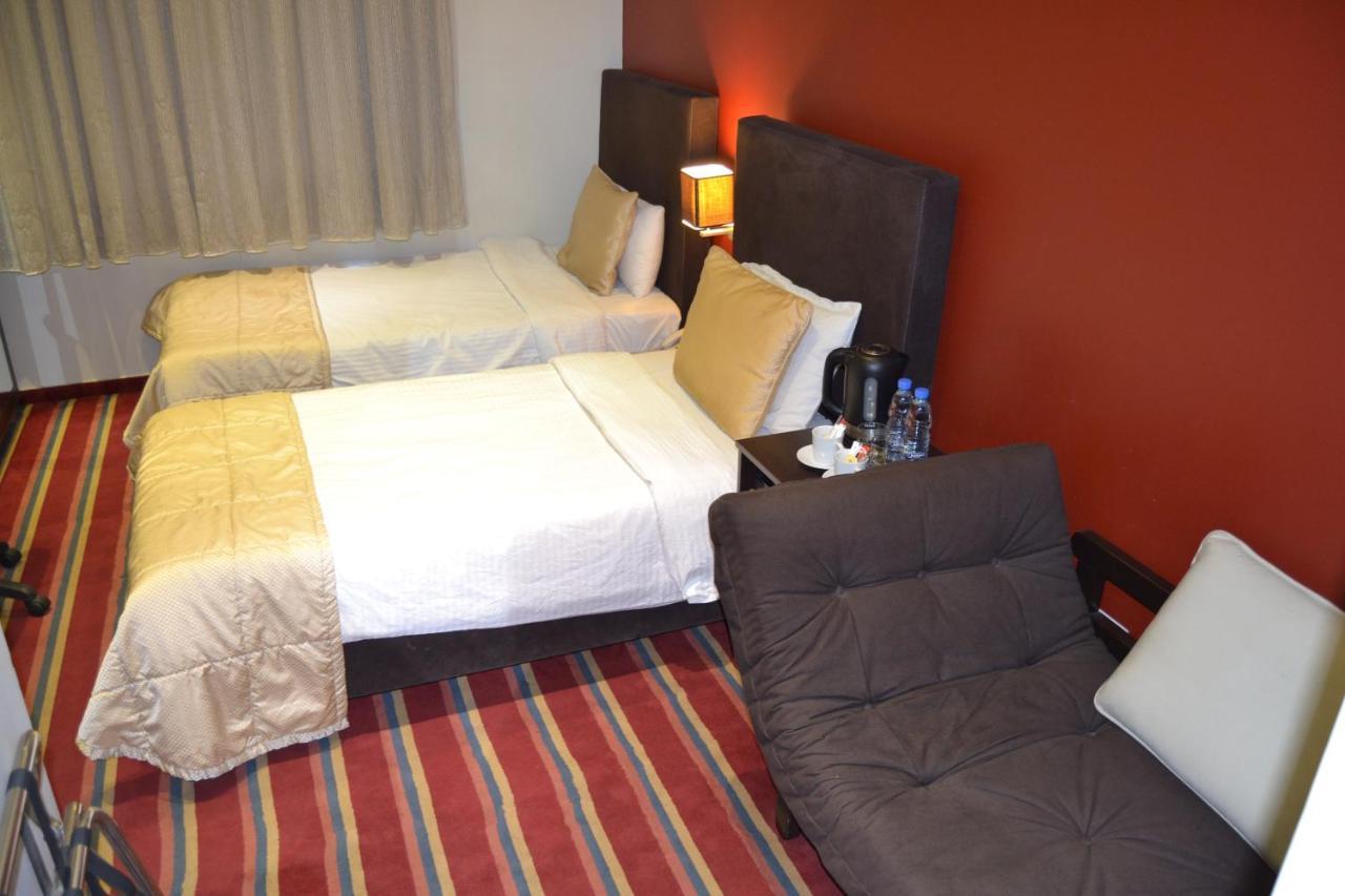 Hotel The J & 4*