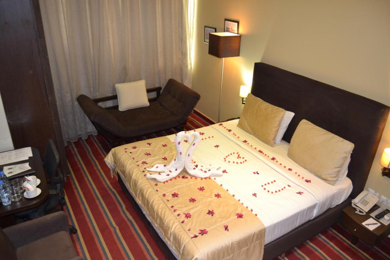 The J & Hotel